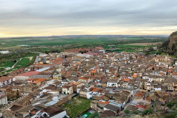 Falces, una de las localidades donde tapizamos
